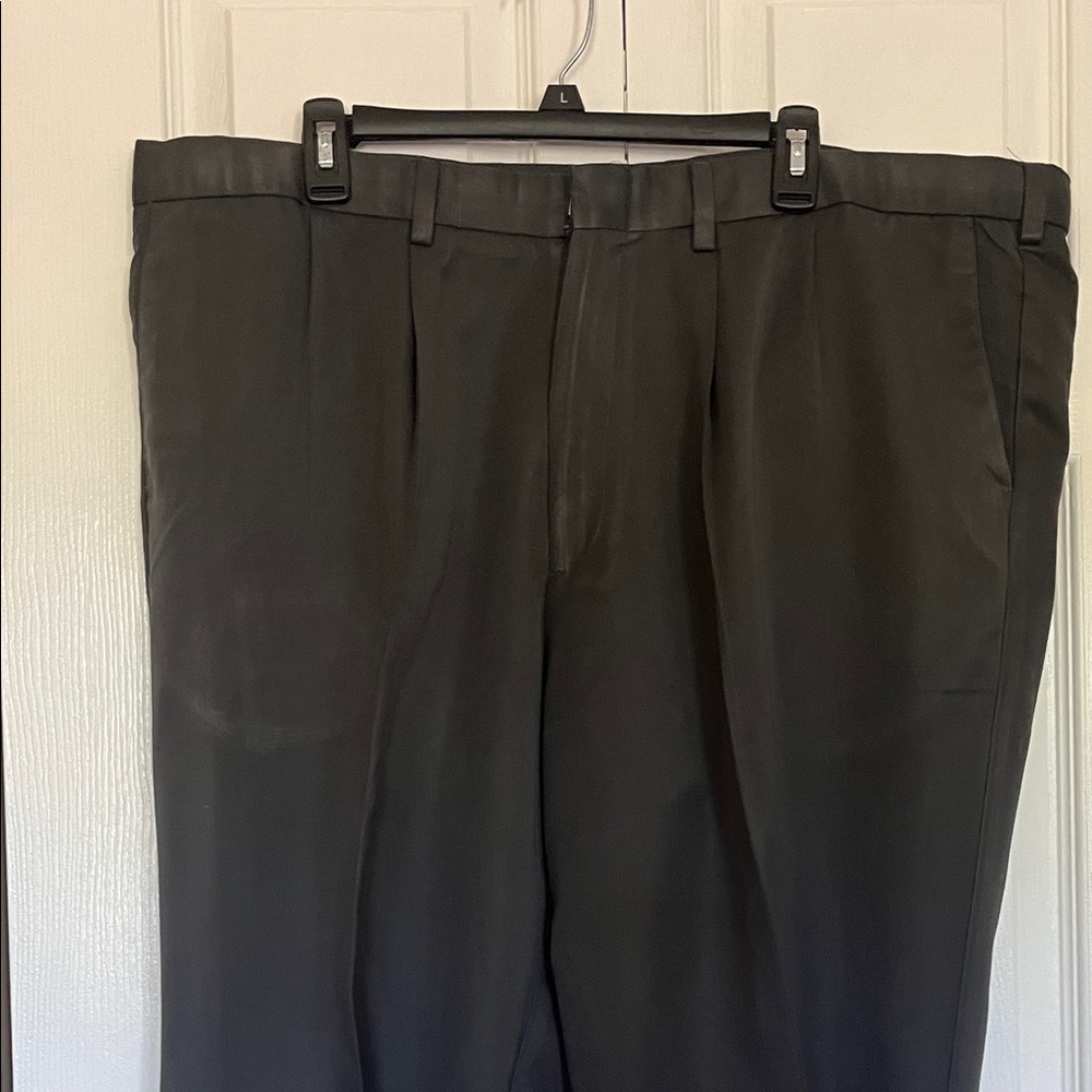 Dockers Men's Charcoal Dress Pants